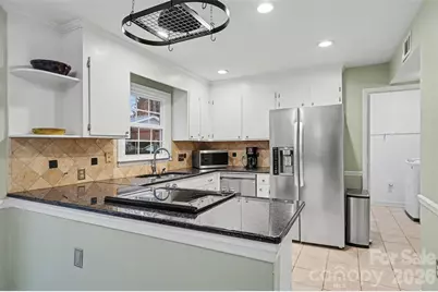 7729 Surreywood Place, Charlotte, NC 28270 - Photo 5