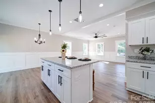 2128 Holly St, Charlotte, NC 28216 - Photo 9