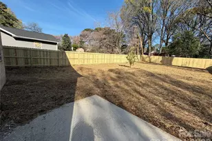 2128 Holly St, Charlotte, NC 28216 - Photo 21