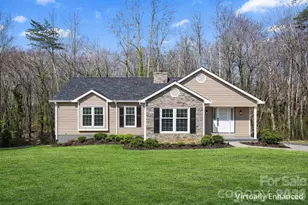 457 17th Ave NE, Hickory, NC 28601 - Photo 1