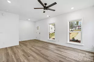 423 Queens Ct, Gastonia, NC 28052 - Photo 3