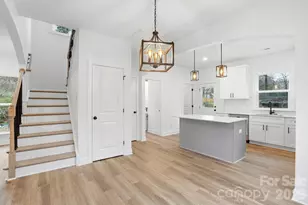 423 Queens Ct, Gastonia, NC 28052 - Photo 7