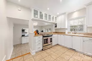 6929 Knightswood Dr, Charlotte, NC 28226 - Photo 9