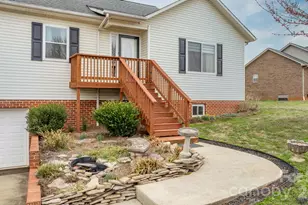 4820 Wordsworth Cir, Conover, NC 28613 - Photo 3