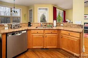 106 Mountain Dr, Biltmore Lake, NC 28715 - Photo 7