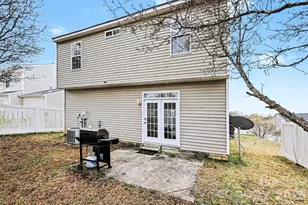 8601 Sawleaf Ct, Charlotte, NC 28215 - Photo 21