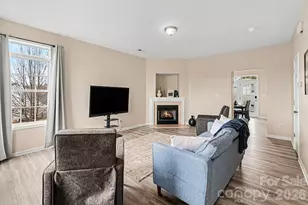 8601 Sawleaf Ct, Charlotte, NC 28215 - Photo 3