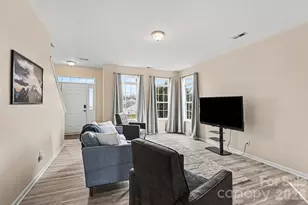 8601 Sawleaf Ct, Charlotte, NC 28215 - Photo 5