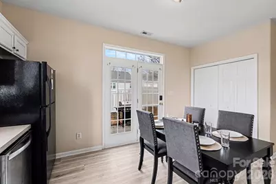 8601 Sawleaf Court, Charlotte, NC 28215 - Photo 9