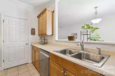 2428 Madison Green Drive, Gastonia, NC 28054 - Photo 3