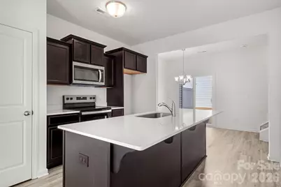 4511 Eaves Lane, Charlotte, NC 28215 - Photo 9