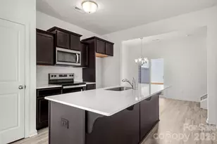 4511 Eaves Ln, Charlotte, NC 28215 - Photo 9