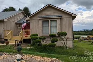 18 Amber Dr, Horse Shoe, NC 28742 - Photo 5