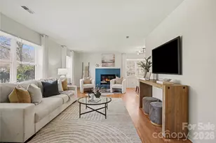 8205 Meadowind Cir, Charlotte, NC 28226 - Photo 3