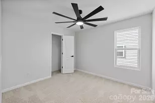 8203 Paw Valley Ln, Charlotte, NC 28214 - Photo 21