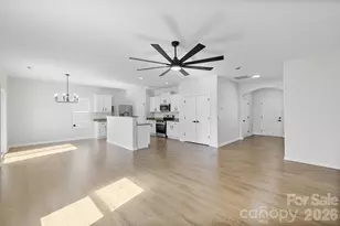 8203 Paw Valley Ln, Charlotte, NC 28214 - Photo 9