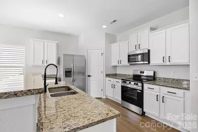 8203 Paw Valley Lane, Charlotte, NC 28214 - Photo 7