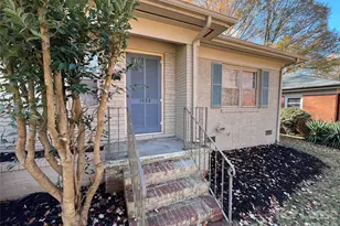 1932 Sandhurst Dr, Charlotte, NC 28205 - Photo 5