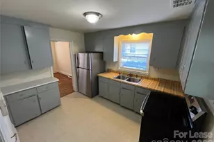 1932 Sandhurst Dr, Charlotte, NC 28205 - Photo 1