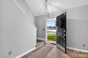 6107 Colchester Ln, Matthews, NC 28104 - Photo 9