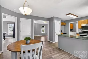 6107 Colchester Ln, Matthews, NC 28104 - Photo 7