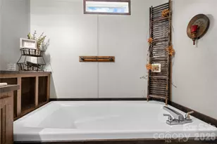 2473 Blankenship Rd, Taylorsville, NC 28681 - Photo 11