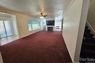 34 Landfair Ln, Hendersonville, NC 28792 - Photo 3