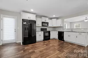 1000 Newfound Hollow Dr, Charlotte, NC 28214 - Photo 13