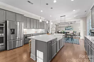 1053 Harlows Crossing Dr, Matthews, NC 28104 - Photo 15