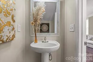 8558 Beaver Creek Dr, Charlotte, NC 28269 - Photo 13