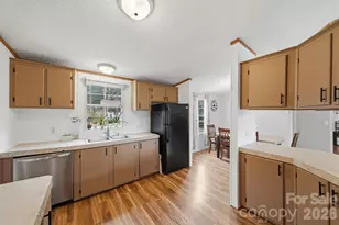 2404 Stones Throw Ct, Lenoir, NC 28645 - Photo 9