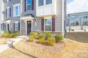 2102 Trout Lily Ln, Matthews, NC 28104 - Photo 3