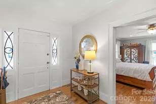 607 S York St, Gastonia, NC 28052 - Photo 9