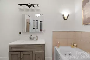 607 S York St, Gastonia, NC 28052 - Photo 33