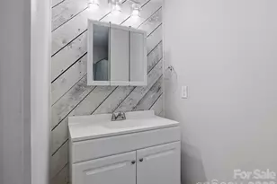 61 27th St NW, Hickory, NC 28601 - Photo 21