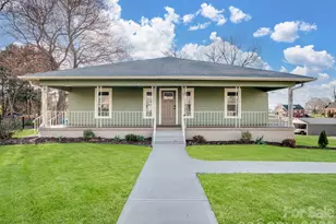 61 27th St NW, Hickory, NC 28601 - Photo 1