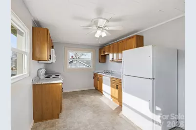 61 27th Street NW, Hickory, NC 28601 - Photo 21