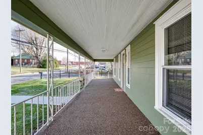 61 27th Street NW, Hickory, NC 28601 - Photo 3