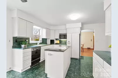 608 S Buena Vista Drive, Hendersonville, NC 28792 - Photo 11