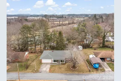 608 S Buena Vista Drive, Hendersonville, NC 28792 - Photo 31