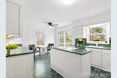 608 S Buena Vista Drive, Hendersonville, NC 28792 - Photo 9