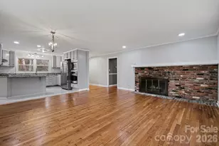 8101 Kerrybrook Cir, Charlotte, NC 28214 - Photo 9