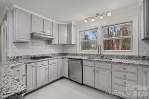 8101 Kerrybrook Cir, Charlotte, NC 28214 - Photo 7