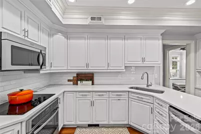 529 Queens Road, Charlotte, NC 28207 - Photo 13