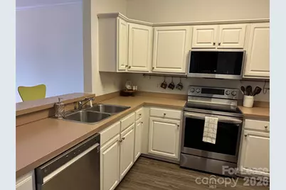 1410 4th Street Drive NW, Hickory, NC 28601 - Photo 3