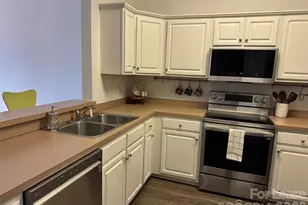 1410 4th St Dr NW, Hickory, NC 28601 - Photo 3