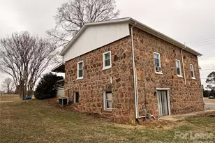 2506 Connelly Springs Rd, Granite Falls, NC 28630 - Photo 5