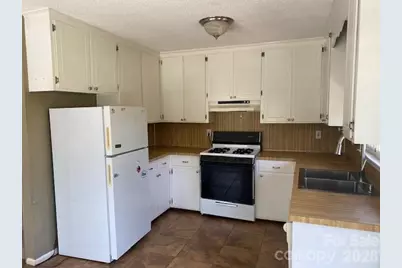 517 Camelot Drive, Statesville, NC 28625 - Photo 15