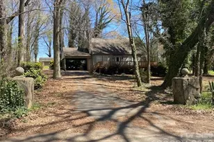 517 Camelot Dr, Statesville, NC 28625 - Photo 3