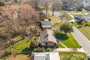 1229 Ashcraft Ln, Charlotte, NC 28209 - Photo 3